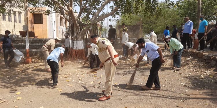 डॉ.श्री नानासाहेब धर्माधिकारी प्रतिष्ठानतर्फे स्वच्छता मोहीम २७७ सदस्यांचा समावेश; २८ टन कचरा गोळा