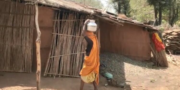 बंधारफळी गावात वीज कनेक्शन कट; गावकरी ८ दिवसापासून पाणीविना