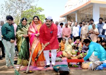 नवापूर येथे विविध विकास कामांचे आ.शिरीषकुमार नाईक यांच्या हस्ते भुमिपुजन