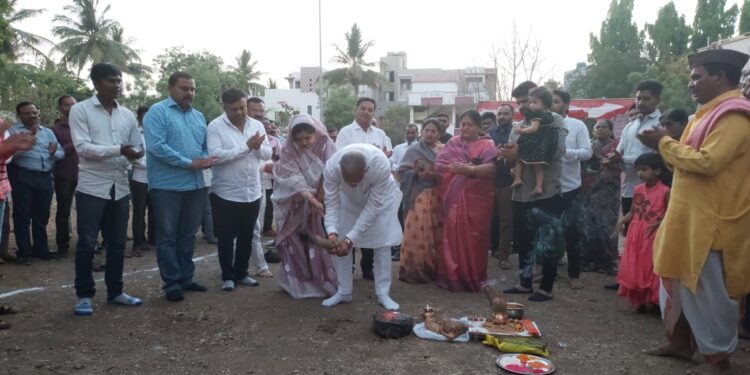 सुरज केसरी नगरात माजी आ. चंद्रकांत रघुवंशी यांच्या हस्ते साईबाबा मंदिराचे भूमिपूजन