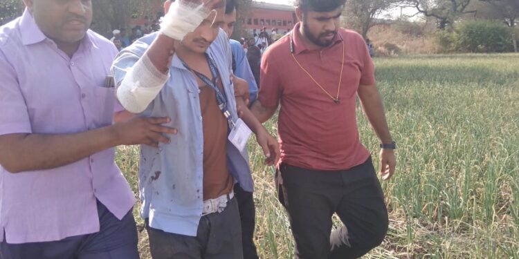 रेल्वे अपघातात जखमी असतानाही लोकांच्या मदतीला धावला भालेर येथील तरुण