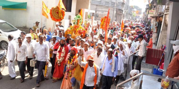 दोन वर्षांच्या खंडानंतर संत दगा महाराजांचे जन्मस्थळ चौपाळे ते आशा पदयात्रेला प्रारंभ