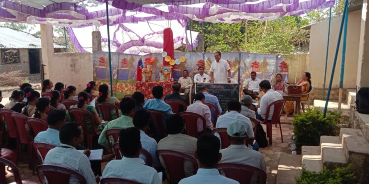 वाण्याविहिर केंद्राची शिक्षण परिषद आमली येथे उत्साहात, कर्तृत्वान महिलांचा करण्यात आला सत्कार