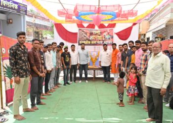 राणी लक्ष्मीबाई मंडळातर्फे श्रीराम नवमीनिमित्त महाप्रसाद वाटप