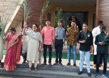 नंदुरबार येथे झावळयांचा रविवार निमित्त ख्रिस्ती बांधवांतर्फे मिरवणूक