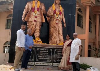 सन्मित्र क्रीडा मंडळ व अटल बिहारी वाजपेयी वाचनालयातर्फे महात्मा फुले जयंती साजरी