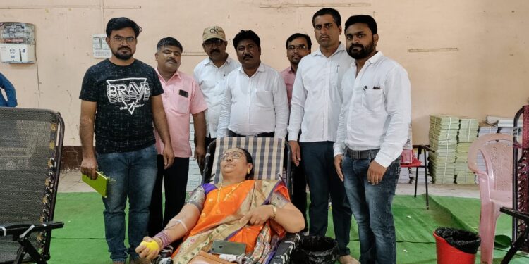 महाराष्ट्र राज्य शिक्षक परीषद शाखा शहाद्याच्या वतीने रक्तदान शिबिराचे आयोजन
