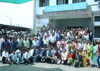 नंदूरबार येथील वैद्यकीय महाविद्यालयात नवीन विद्यार्थ्यांचा रँगिगबाबत होणारे दुष्परिणाम बाबत मार्गदर्शन