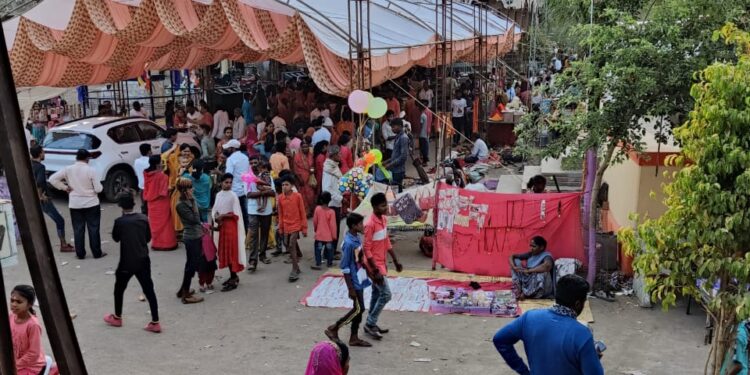जयनगर येथे अंगारकी चतुर्थीला हजारो भाविकांची घेतले दर्शन , मंदिर परिसराला यात्रेचे स्वरूप