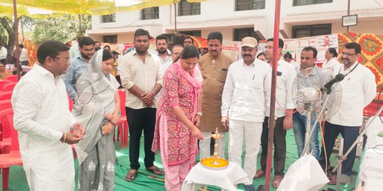 आरोग्य शिबिराचा नागरिकांनी लाभ घ्यावा, नवापूर येथे आरोग्य मेळाव्यात खा. डॉ हिना गावीत यांचे प्रतिपादन