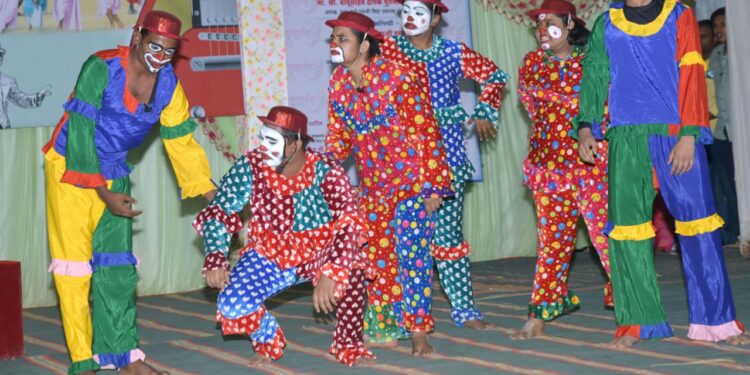 हजारो तरुणाईने आपल्या कला सादर करून निर्माण केले नवचैतन्य