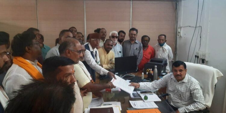 अमोल मिटकरींच्या बेताल वक्तव्याचा नंदुरबार ब्राम्हण समाजातर्फे निषेध, कारवाईची मागणी; जिल्हाधिकार्‍यांना निवेदन