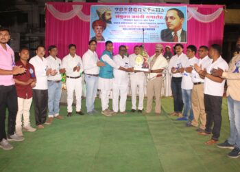 तळोदा येथे पोलिस उपअधीक्षक संभाजी यांचा भव्य नागरी सत्कार