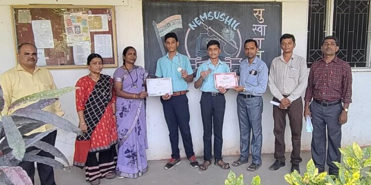 श्रीमोती विद्यामंदिराचे गांधी विचार परीक्षेत यश