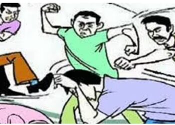 दांड्याचा वार करुन व्यापाऱ्याचे पाच लाख लुटले