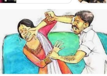 त्रिशूल येथे डाकीण असल्याच्या संशयातून महिलेस मारहाण