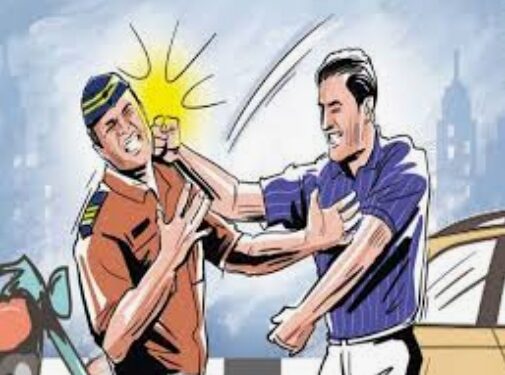 पोलिसाची कॉलर पकडून कानशिलात मारली, दोघांविरूध्द गुन्हा, एकास मारहाण