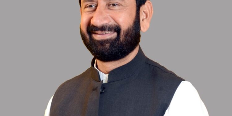 पेट्रोल डिझेल वरील व्हॅट कमी न करून ठाकरे सरकारकडून महाराष्ट्रातील जनतेची लूट :  भाजपा जिल्हाध्यक्ष विजय चौधरी यांची घणाघाती टीका