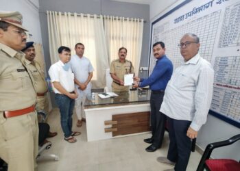 पोलीस निरीक्षक दीपक बुधवंत यांची बदली कराःआ.राजेश पाडवी यांचे महानिरीक्षकांना निवेदन