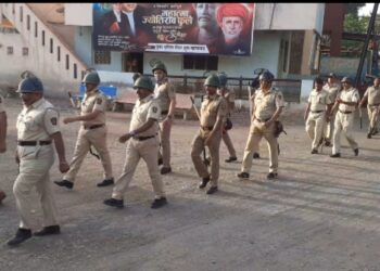 म्हसावद येथे आगामी उत्सवांच्या पार्श्वभूमीवर पोलीस दलातर्फे पथसंचलन