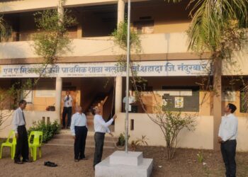 एस.ए.मिशन शाळेत महाराष्ट्र दिन व कामगार दिन साजरा