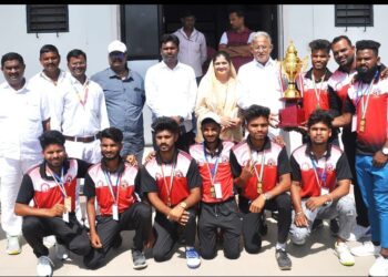 सिनियर राष्ट्रीय टेनिस क्रिकेट स्पर्धेत महाराष्ट्र संघाला सुवर्णपदक, विजयी खेळाडूंचा चंद्रकांत रघुवंशींच्या हस्ते गौरव