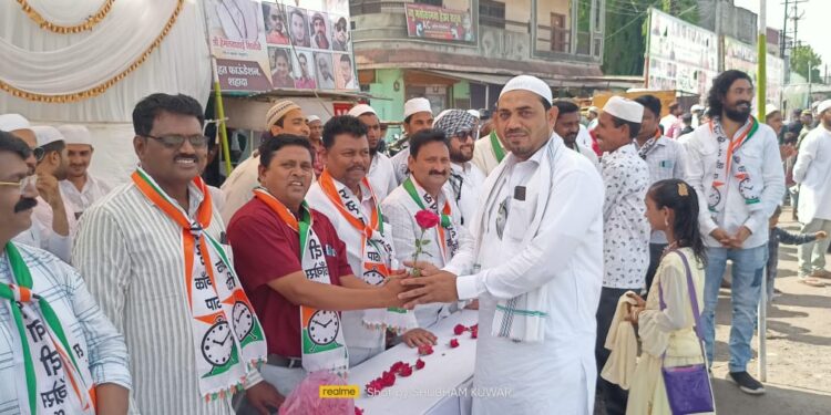 राष्ट्रवादीतर्फे मुस्लिम बांधवांना देण्यात आल्या रमजान ईदच्या शुभेच्छा