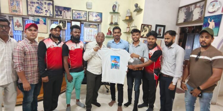 आंतरराष्ट्रीय गिर्यारोहक अनिल वसावे यांच्या साद ला नवापुर भाजपा तालुकाध्यक्ष भरत गावित यांचा प्रतिसाद