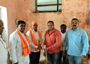 दहिंदुले आदिवासी विकास कार्यकारी सोसायटीच्या चेअरमनपदी एकनाथ भील, १२ पैकी १० जागेवर शिवसेनेचे उमेदवारांची बिनविरोध निवड