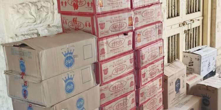 करंजी येथे १ लाख ८५ हजार अवैध दारु जप्त