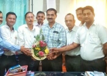 धुळे व नंदुरबार जिल्हा न्यायालयीन कर्मचारी पतसंस्थेच्या चेअरमन व व्हाईस चेअरमनची बिनविरोध निवड