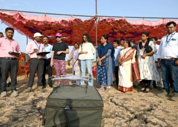 नंदुरबार जिल्ह्यात ड्रोनद्वारे गावठाणांची मोजणी, जिल्हाधिकारी मनिषा खत्री यांच्या हस्ते उदघाटन