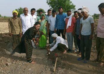 जाम येथे काँक्रीटीकरण कामाचे जि. प. सदस्या वंदना पटले यांच्या हस्ते भूमिपूजन