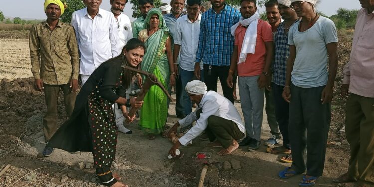 जाम येथे काँक्रीटीकरण कामाचे जि. प. सदस्या वंदना पटले यांच्या हस्ते भूमिपूजन