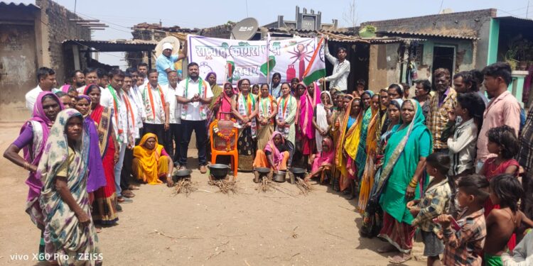 राष्ट्रवादीतर्फे चुल पेटवा आंदोलन, इंधन दरवाढीविरोधात केंद्र शासनाचा निषेध