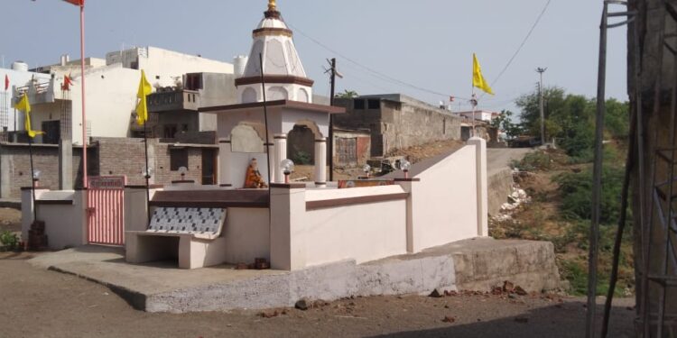 हाटमोहिदा येथे ॲड.राम रघुवंशी यांच्या हस्ते महर्षी वाल्मिकी यांच्या मंदिराचे उद्घाटन