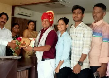 उमाजी गठरी यांना राज्यस्तरीय समाजभूषण पुरस्कार