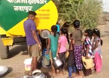 धनंजय गावित युवा मंचतर्फे नवापूर शहरात टँकरद्वारे करण्यात येतोय मोफत पाणीपुरवठा