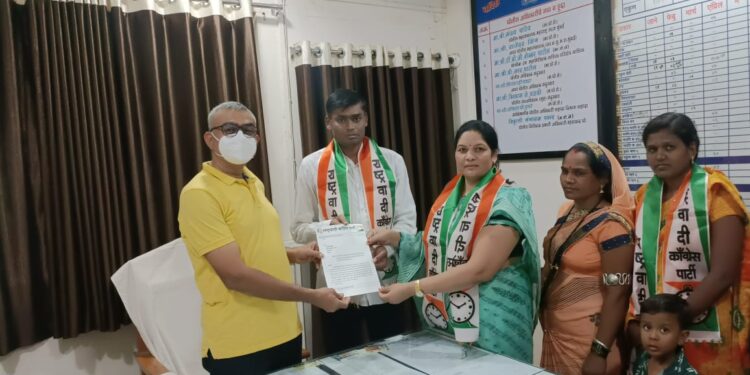 अभिनेत्री केतकी चितळे विरुद्ध कठोर कारवाई करा, राष्ट्रवादीतर्फे म्हसावद येथे पोलिस ठाण्यात निवेदनाद्वारे मागणी