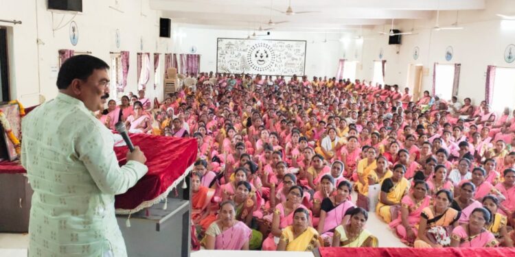 अंगणवाडी सेविका व मदतनीस यांचे काम कौतुकास्पद : आ. शिरीषकुमार नाईक