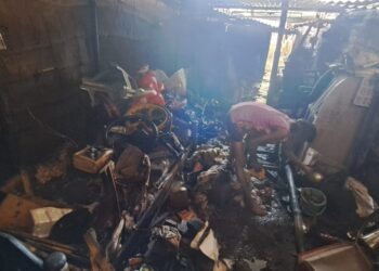 तळोदा येथे आगीत दोन घरातील संसरापयोगी साहित्य जळून खाक