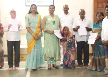 खा.डॉ.हिना गावितांच्या हस्ते सहा लाभार्थ्यांना संजय गांधी निराधार योजनेचे अनुदानपत्राचे वाटप