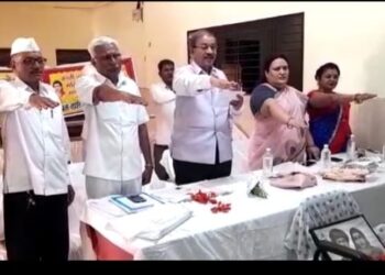 वडाळी ज्येष्ठ नागरिक संघटनेने कॅरीबॅग न वापरण्याची घेतली प्रतिज्ञा