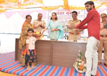 पाच कुटुंबांचे संसार रुळावर आणत जिल्हा पोलीस दलातर्फे जनता दरबाराचे यशस्वी आयोजन , एकाच दिवसात तब्बत 106 तक्रारींचे निवारण