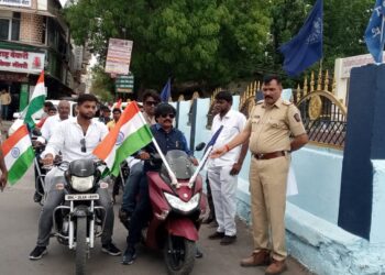 बेरोजगारांना रोजगार मिळावा यासाठी शहादा ते मुंबईपर्यंत मोटारसायकल रॅली