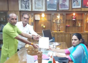 जिल्ह्यातील शेतकऱ्यांना तीन लाखांपर्यंतच्या कर्जावर व्याज माफी द्यावी :  नंदुरबार तालुका शिवसेनेची मागणी