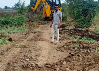 आ. राजेश पाडवी यांच्या स्थानिक  विकास निधीतून जाम येथे शेत शिवार रस्ता तयार