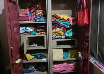 तळोदा येथे भरवस्तीतील रहिवाशी भागात  दरवाज्याचा कडी कोयंडा तोडून धाडसी चोरी