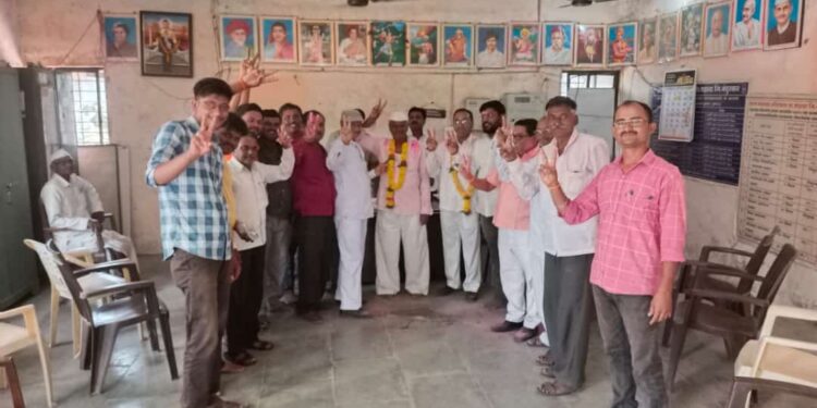 कोंढावळ सोसायटीच्या चेअरमनपदी गणपत माळी तर व्हा चेअरमनपदी नथा रोकडे यांची बिनविरोध निवड