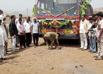 २४ वर्षाच्या प्रतिक्षेनंतर लालपरी पोहचली सातपुड्यातील या गावात